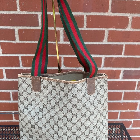 Gucci Beige GG Canvas Tote with Red and Green Straps - Picture 5 of 16